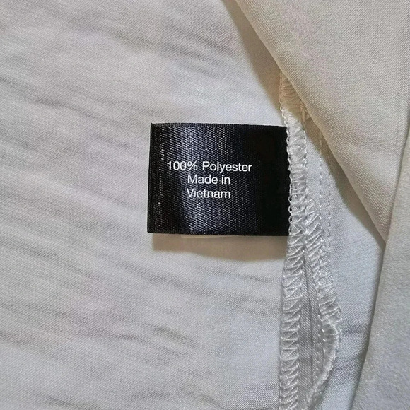 Lane Bryant Top Flutter Sleeve Collarless Ivory Size 18 V-neck Women's - Picture 9 of 10